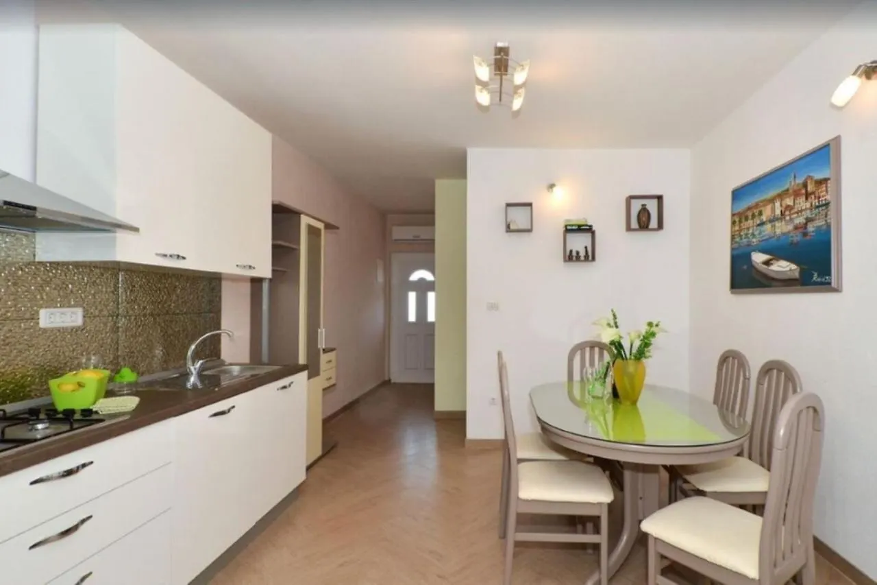 Apartments Villa Golden View 트로기르