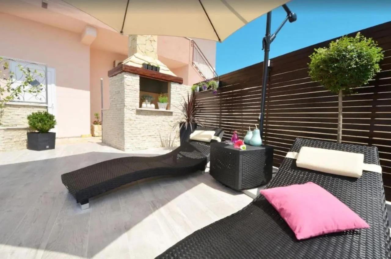 Apartments Villa Golden View 트로기르