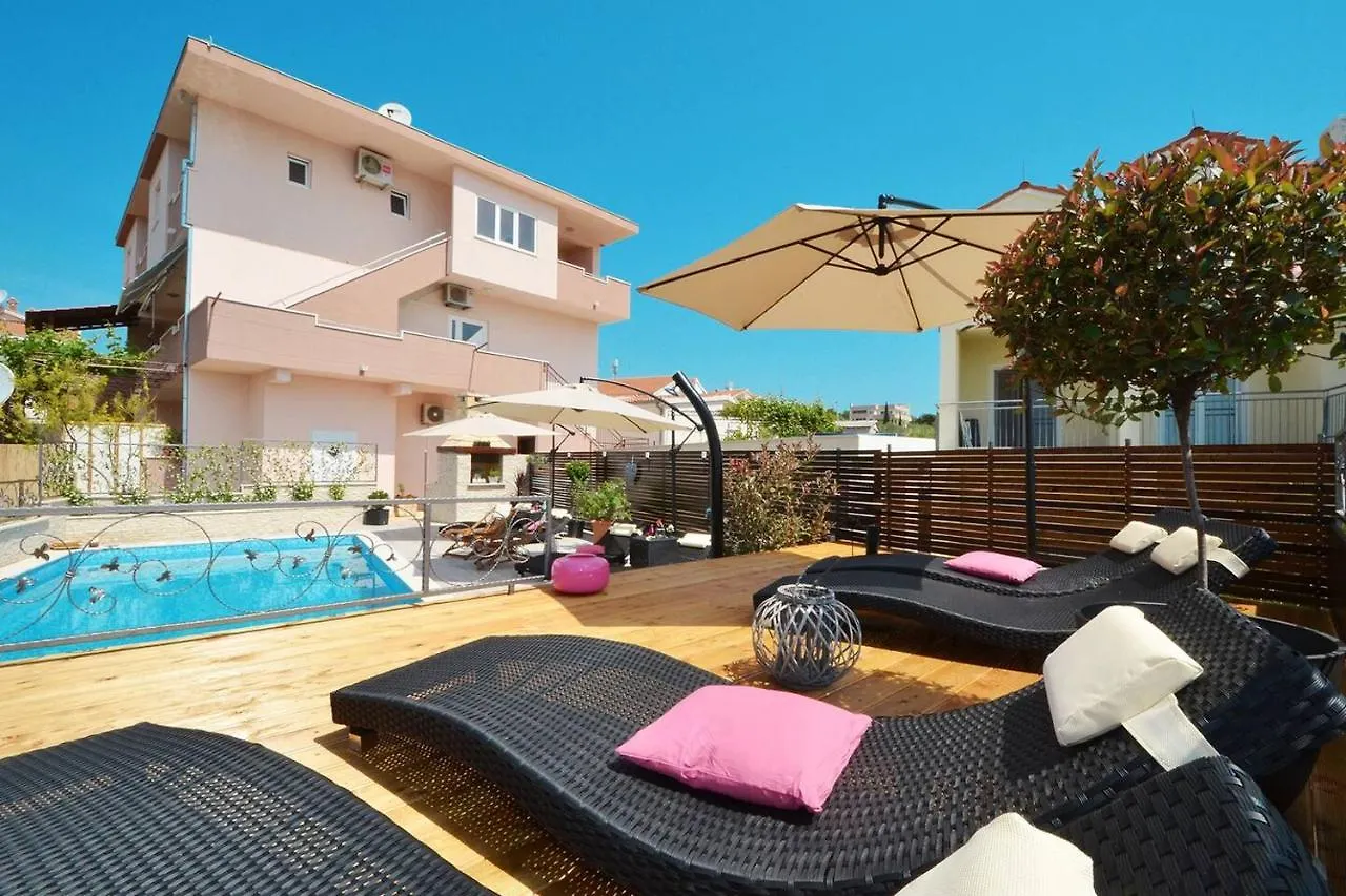 Apartments Villa Golden View 트로기르